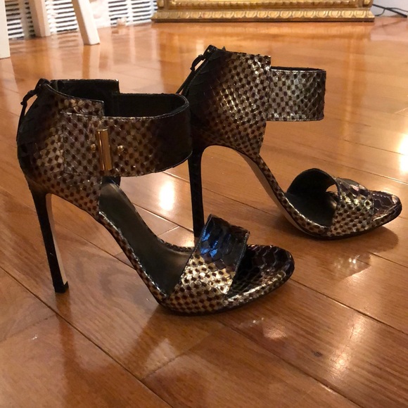 Brand new python Stuart Weitzman Heel - Picture 2 of 7